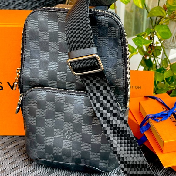 🖤 Louis Vuitton  Damier Infini Avenue Sling Bag in Onyx and Silver - Picture 5 of 17